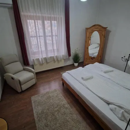 Fokusz Apartman Pécs Exterior photo